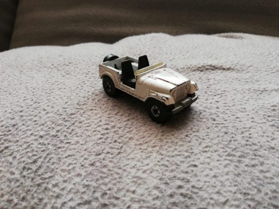 Stary samochodzik resorak Hot wheels 1987 Jeep