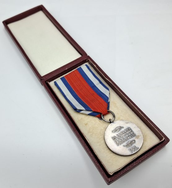 Stary medal odznaczenie za zasługi w ochronie porządku publicznego PRL - obrazek 7