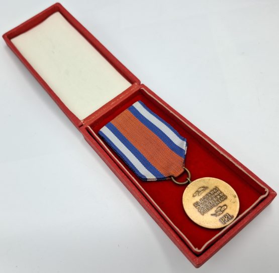 Stary medal odznaczenie za zasługi w ochronie porządku publicznego PRL - obrazek 2